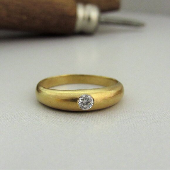 Engagement ring. 14K yellow gold ring with 0.15ct Diamond. Unique design ring. - Picture 6 of 9